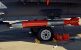[ẢNH] F-15E thử nghiệm thành công khả năng mang bom hạt nhân B61-12