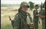 [ẢNH] Tổng thống Putin từng chỉ đạo lính dù Nga chiếm sân bay Kosovo để đàm phán với NATO