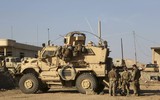 [ẢNH] Xe bọc thép Mỹ lao thẳng vào húc thiết giáp BTR-80 Nga tại Syria