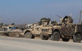 [ẢNH] Xe bọc thép Mỹ lao thẳng vào húc thiết giáp BTR-80 Nga tại Syria