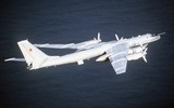 [ẢNH] Mỹ buộc phải điều F-22 lên chặn trinh sát cơ khổng lồ Tu-142 của Nga