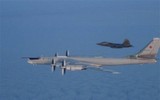 [ẢNH] Mỹ buộc phải điều F-22 lên chặn trinh sát cơ khổng lồ Tu-142 của Nga