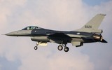 [ẢNH] Tiêm kích F-16 đảo Đài Loan ào ạt ném bom diễn tập