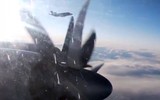 [ẢNH] Siêu tiêm kích F-35 bám đuôi ‘sát thủ săn ngầm’ Nga