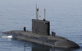 [ẢNH] Cho tàu ngầm Kilo thị uy trên mặt đường, Iran vô tình phơi bày sự thực trớ trêu