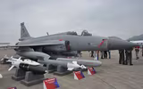 [ẢNH] Đại hạ giá chỉ bằng 1/2 xe tăng, máy bay JF-17 vẫn ế ẩm khiến Trung Quốc cầu cứu Nga