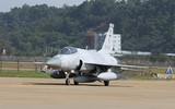 [ẢNH] Đại hạ giá chỉ bằng 1/2 xe tăng, máy bay JF-17 vẫn ế ẩm khiến Trung Quốc cầu cứu Nga