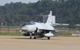[ẢNH] Đại hạ giá chỉ bằng 1/2 xe tăng, máy bay JF-17 vẫn ế ẩm khiến Trung Quốc cầu cứu Nga