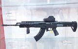 [ẢNH] Súng trường tấn công ‘AK-47 Mỹ’ ra mắt, gây khó chịu cho Nga