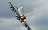 [ẢNH] ‘Cuồng phong Châu Âu’ EF-2000 thách đấu cùng ‘chiến thần’ Su-35 Nga