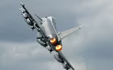 [ẢNH] ‘Cuồng phong Châu Âu’ EF-2000 thách đấu cùng ‘chiến thần’ Su-35 Nga
