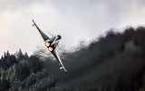 [ẢNH] ‘Cuồng phong Châu Âu’ EF-2000 thách đấu cùng ‘chiến thần’ Su-35 Nga