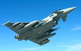 [ẢNH] ‘Cuồng phong Châu Âu’ EF-2000 thách đấu cùng ‘chiến thần’ Su-35 Nga