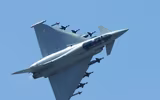 [ẢNH] ‘Cuồng phong Châu Âu’ EF-2000 thách đấu cùng ‘chiến thần’ Su-35 Nga