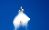 [ẢNH] ‘Cuồng phong Châu Âu’ EF-2000 thách đấu cùng ‘chiến thần’ Su-35 Nga
