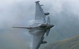 [ẢNH] ‘Cuồng phong Châu Âu’ EF-2000 thách đấu cùng ‘chiến thần’ Su-35 Nga