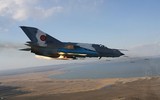 [ẢNH] Phiên bản MiG-21 đặc biệt của NATO vừa lao lên chặn máy bay ném bom Nga
