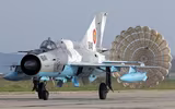 [ẢNH] Phiên bản MiG-21 đặc biệt của NATO vừa lao lên chặn máy bay ném bom Nga