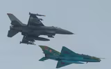 [ẢNH] Phiên bản MiG-21 đặc biệt của NATO vừa lao lên chặn máy bay ném bom Nga