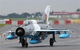 [ẢNH] Phiên bản MiG-21 đặc biệt của NATO vừa lao lên chặn máy bay ném bom Nga