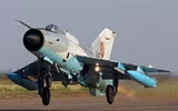 [ẢNH] Phiên bản MiG-21 đặc biệt của NATO vừa lao lên chặn máy bay ném bom Nga