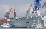 [ẢNH] Tàu đổ bộ trực thăng của Trung Quốc chạy thử nghiệm khi đang thi công dang dở