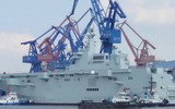 [ẢNH] Tàu đổ bộ trực thăng của Trung Quốc chạy thử nghiệm khi đang thi công dang dở