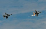 [ẢNH] F-16 Đài Loan tuần tra mang theo tên lửa Mỹ có thể dễ dàng hủy diệt tàu chiến