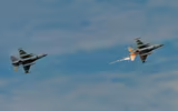 [ẢNH] F-16 Đài Loan tuần tra mang theo tên lửa Mỹ có thể dễ dàng hủy diệt tàu chiến