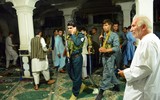 Gần 100 người thương vong trong vụ đánh bom nhà thờ Hồi giáo ở Afghanistan