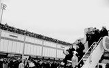 Nhìn lại chuyến đi đầu tiên của ban nhạc The Beatles huyền thoại đến thành phố New York (1)