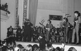Nhìn lại chuyến đi đầu tiên của ban nhạc The Beatles huyền thoại đến thành phố New York (1)