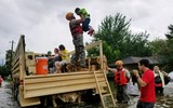 Siêu bão Havery nhấn chìm thành phố Houston