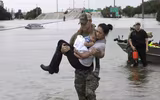Siêu bão Havery nhấn chìm thành phố Houston