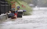 Siêu bão Havery nhấn chìm thành phố Houston