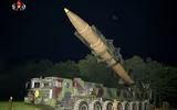 Trước thềm quốc khánh, Triều Tiên di chuyển tên lửa ICBM ra vùng biển phía Tây