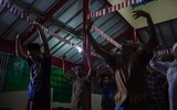 Người nghiện ma tuý ở Indonesia cai nghiện bằng phương pháp truyền thống