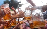 Hãy cùng uống cạn tại lễ hội bia Oktoberfest 2017