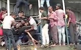 Dẫm đạp tại cầu đi bộ ở Mumbai ít nhất 70 người thương vong