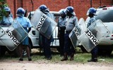 Tư lệnh quân đội Zimbabwe thông báo từ chức