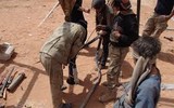 Bị quân chính phủ bao vây, nhiều phiến quân ở Đông Ghouta giao nộp vũ khí