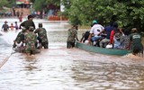[ẢNH] Công tác cứu trợ vụ vỡ đập thuỷ điện tại Lào: Ấm tình người trong hoạn nạn