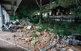 [ẢNH] Hoang tàn đổ nát sau trận động đất khiến 82 người thiệt mạng tại Indonesia