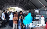 [ẢNH] Hoang tàn đổ nát sau trận động đất khiến 82 người thiệt mạng tại Indonesia