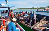 [ẢNH] Ám ảnh với cảnh vớt xác người thiệt mạng trong vụ lật phà ở Tanzania