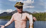 [ẢNH] Những hình ảnh gây sốt của Tổng thống Vladimir Putin trong bộ lịch mới