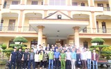 [ẢNH]  Những chiến sỹ Cảnh sát tương lai về với đồng bào 