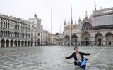 [ẢNH] Người dân Venice trong trận lụt lịch sử - quan trọng là thần thái