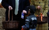 [ẢNH] Thích thú những hình ảnh hiếm gặp của Tổng thống Donald Trump trong lễ hội Halloween tại Nhà Trắng