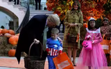[ẢNH] Thích thú những hình ảnh hiếm gặp của Tổng thống Donald Trump trong lễ hội Halloween tại Nhà Trắng
